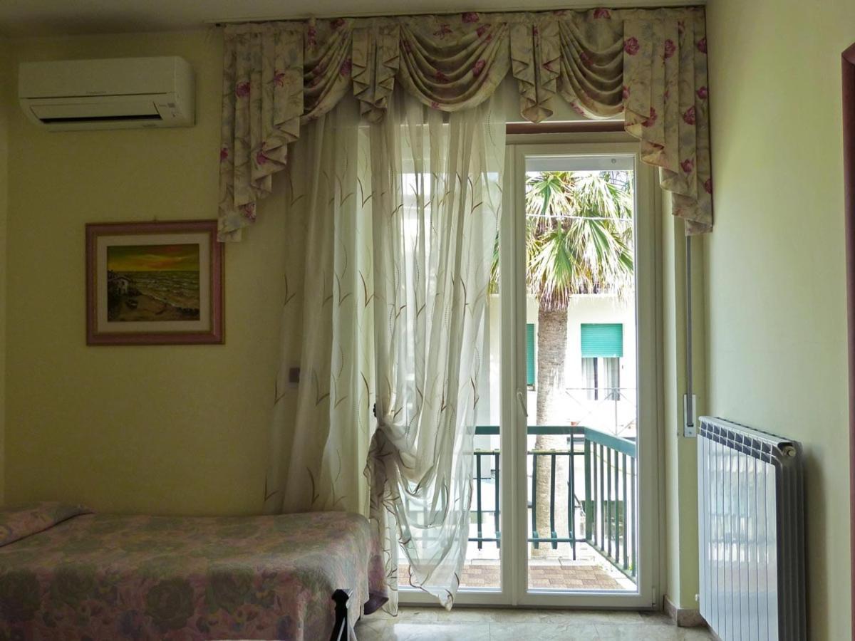 Le Mimose Bed & Breakfast Pescara Exterior photo